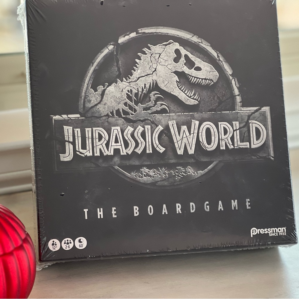 JURASSIC WORLD The Board Game